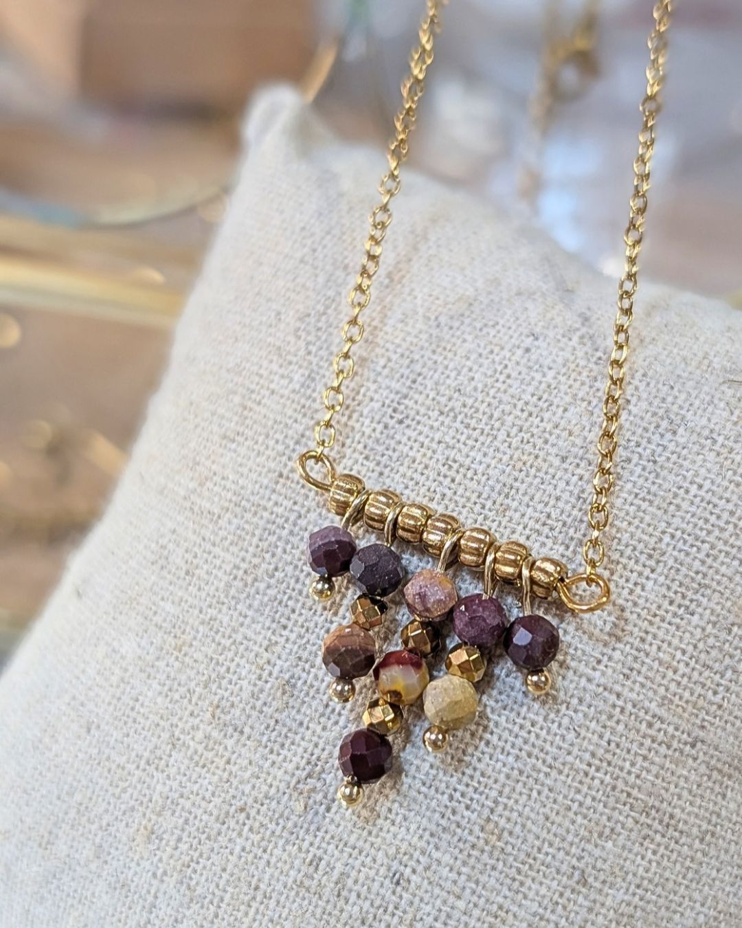Collier Saria — Pierre Naturelle & Acier Inoxydable Doré