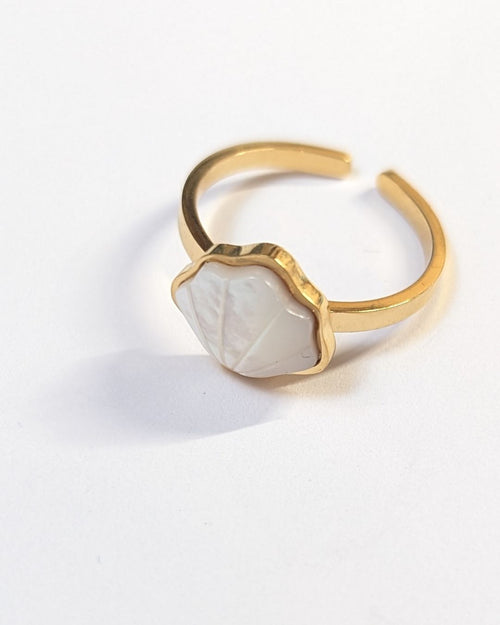 Bague Ajustable Calypso en Acier Inoxydable Doré & Nacre Coquillage