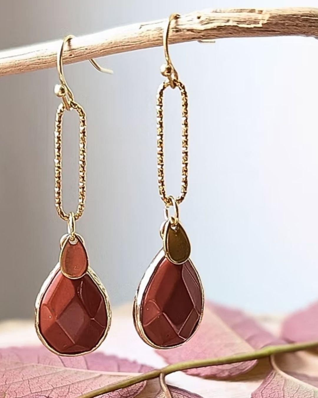 Boucles d'Oreilles Cherry — Pendants Goutte en Pierres Naturelles et Acier Inoxydable Doré