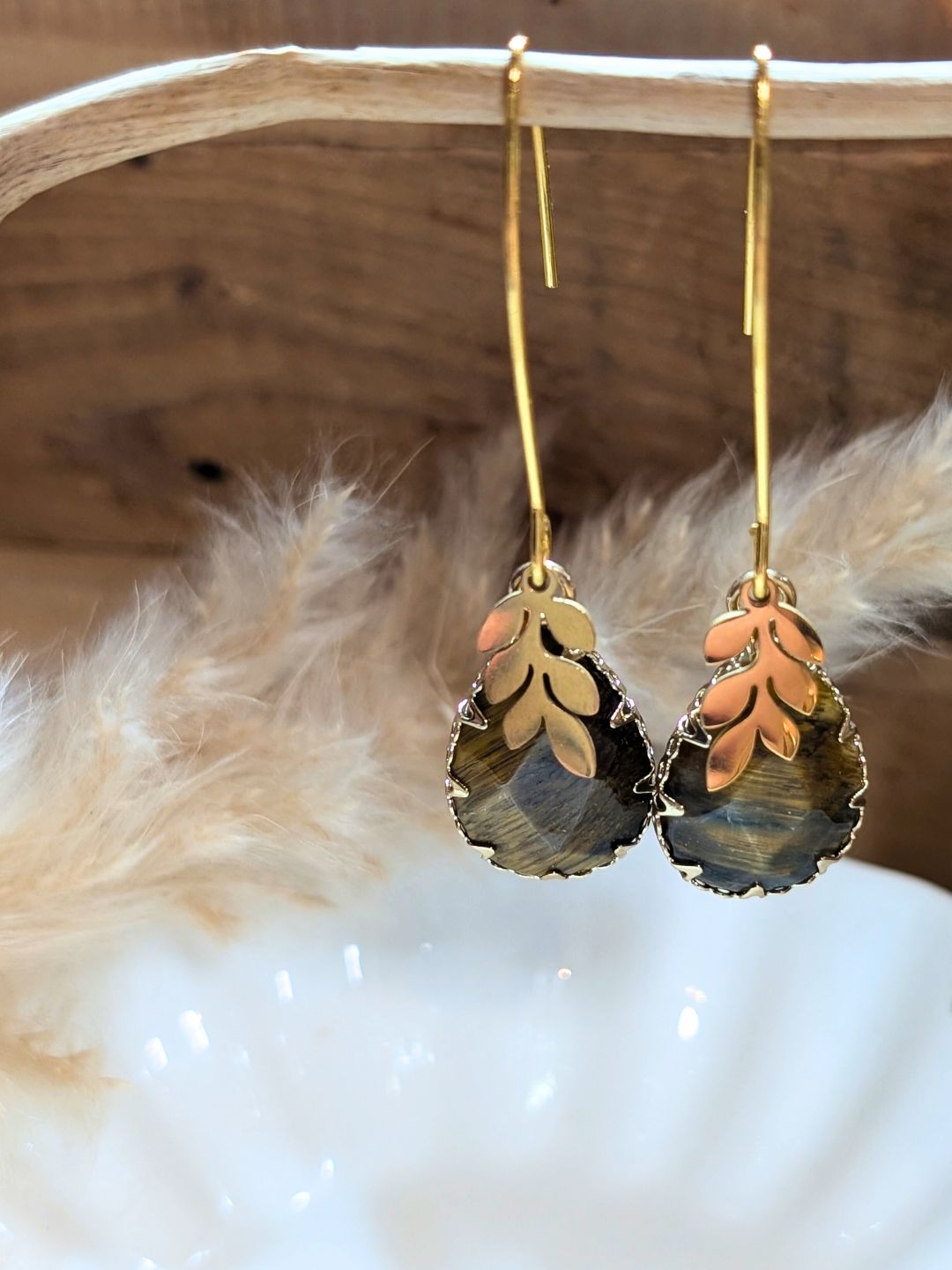 Boucles d'Oreilles Katell - Pendantes Acier Inoxydable Doré, Feuille & Pierres Naturelles
