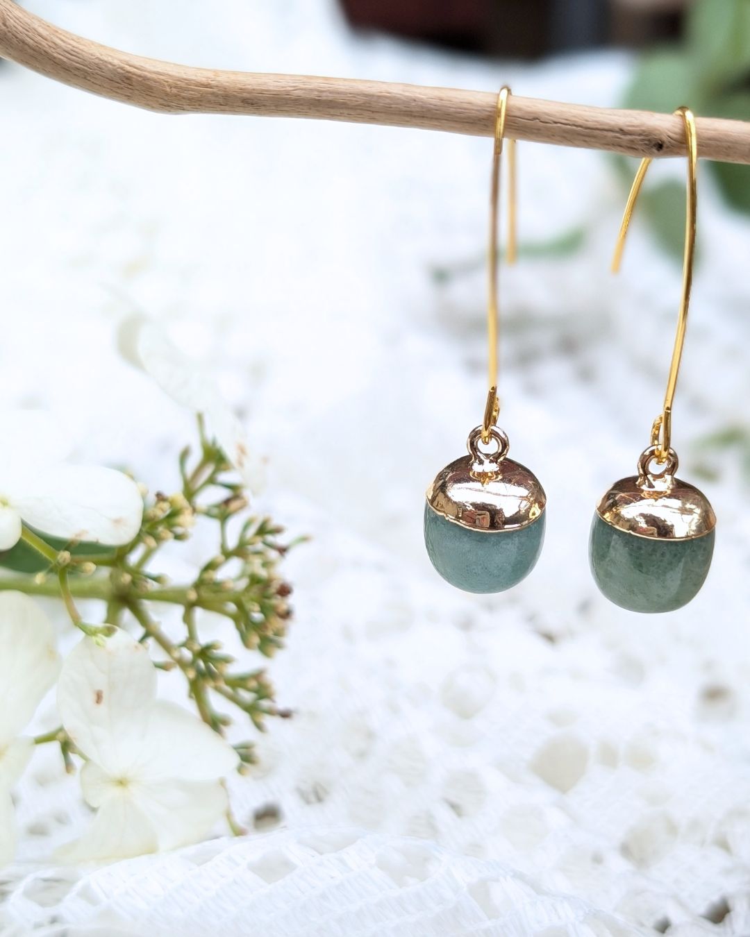 Boucles d'oreilles Cyane - Pendantes acier inoxydable doré et pierres naturelles