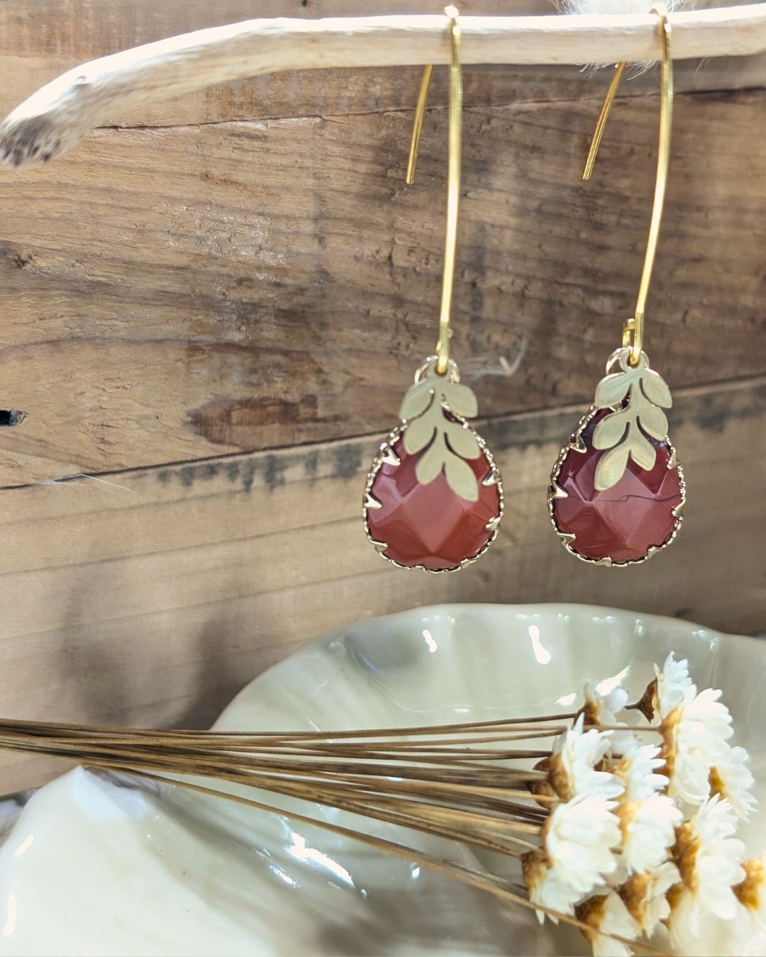 Boucles d'Oreilles Katell - Pendantes Acier Inoxydable Doré, Feuille & Pierres Naturelles