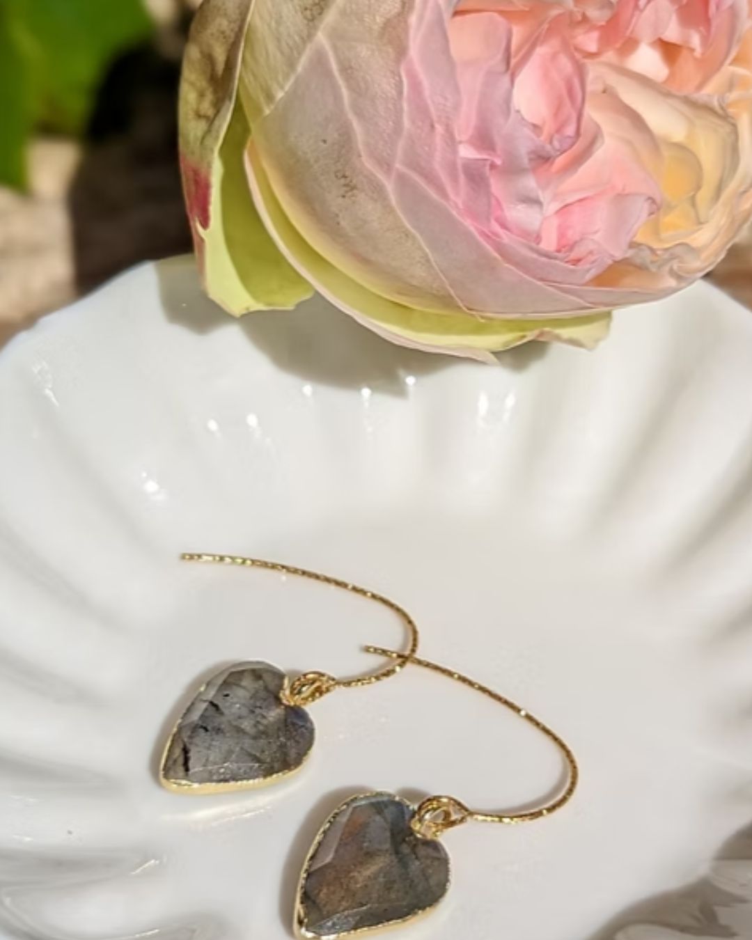 Boucles d'Oreilles Ina  - Pendants en Acier Inoxydable Doré & Cœur Pierres Naturelles
