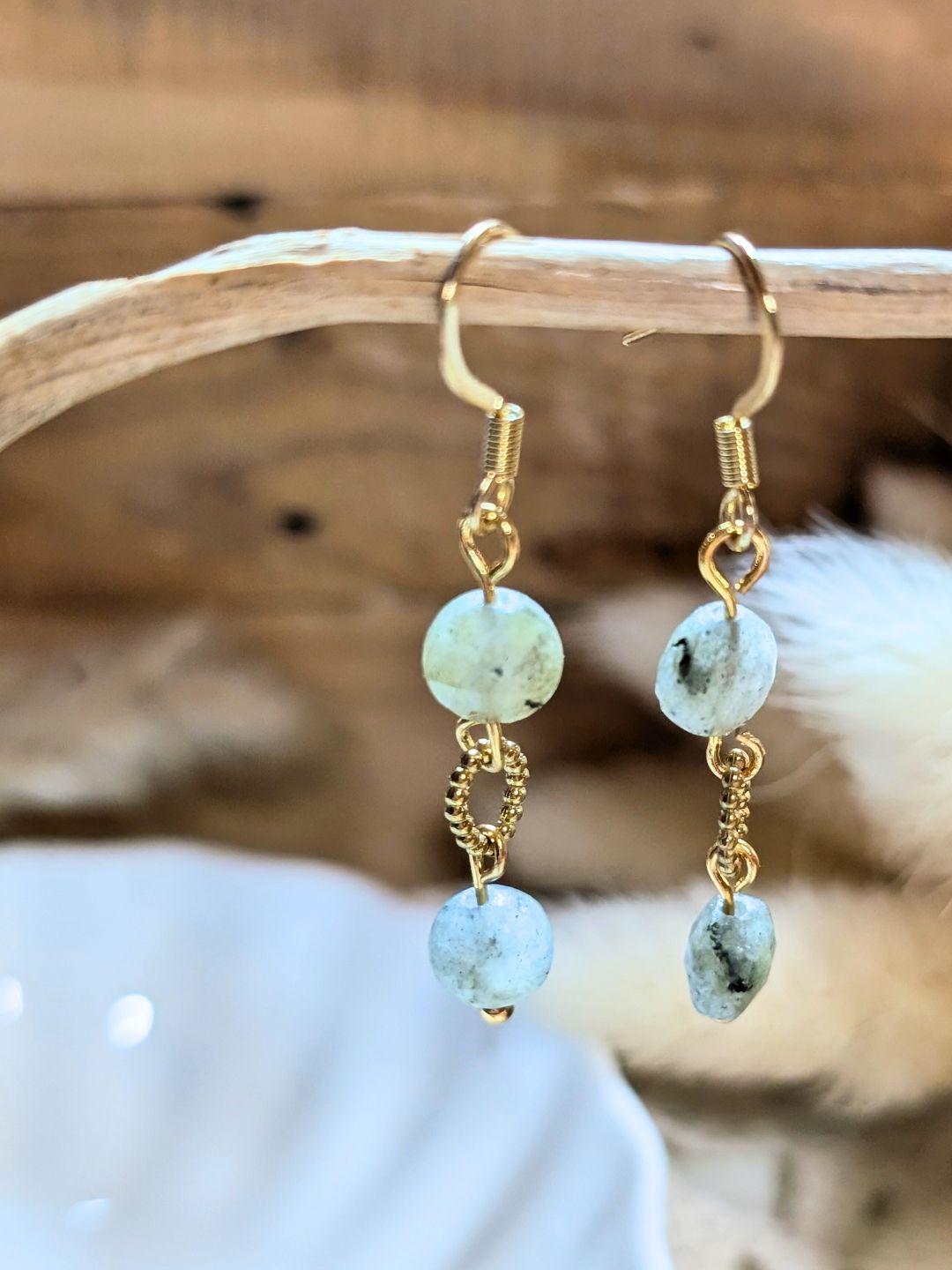 Boucles d'oreilles Liselle - Pendants en acier inoxydable doré et pierres naturelles