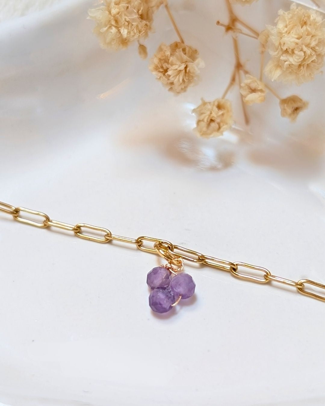 Bracelet Bertille — Chaîne Fine à Maillons et Grappe de Pierres Naturelles en Acier Inoxydable Doré