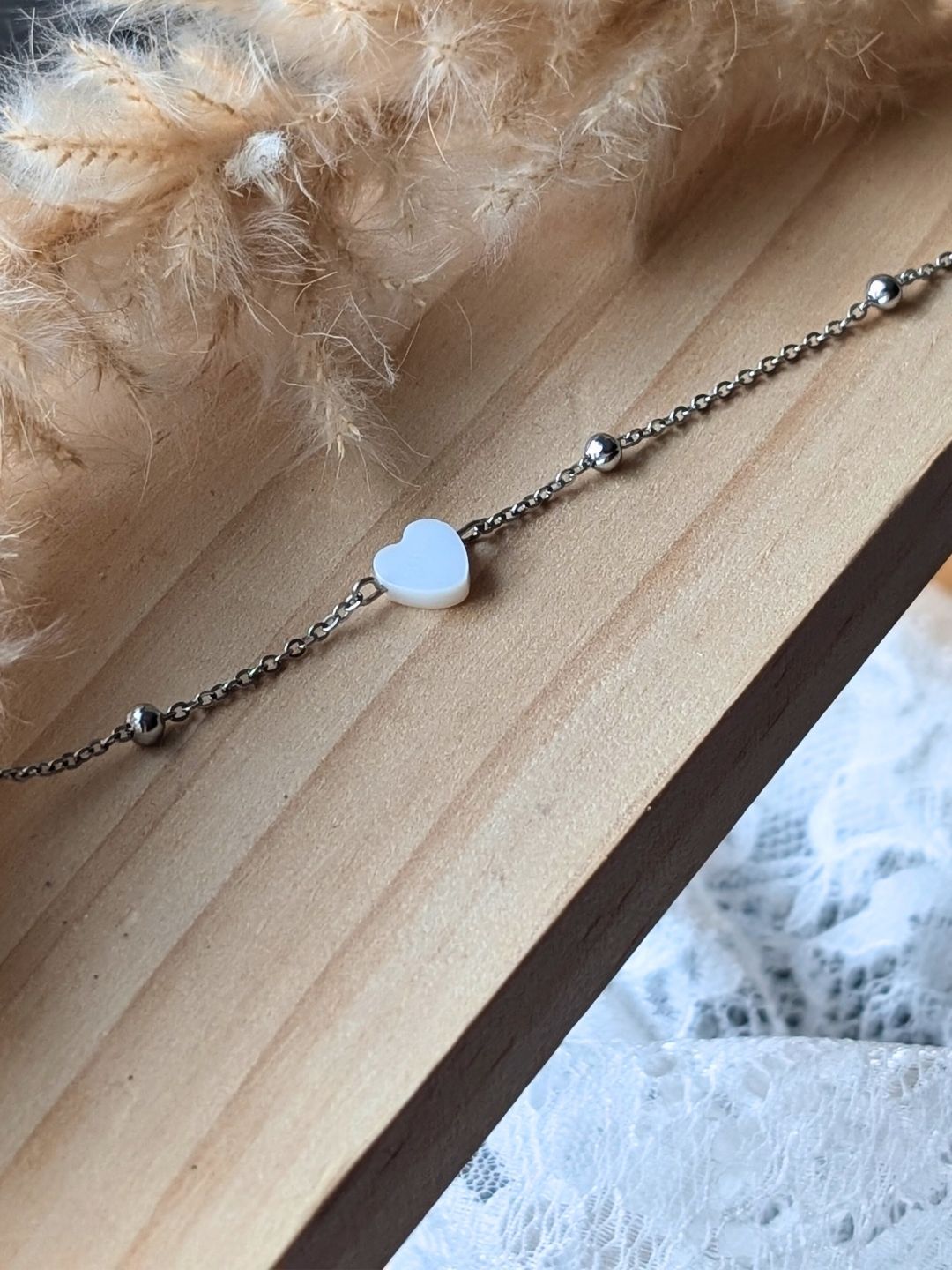 Bracelet Tahia — Chaîne Boules, Cœur Nacre & Acier Inoxydable