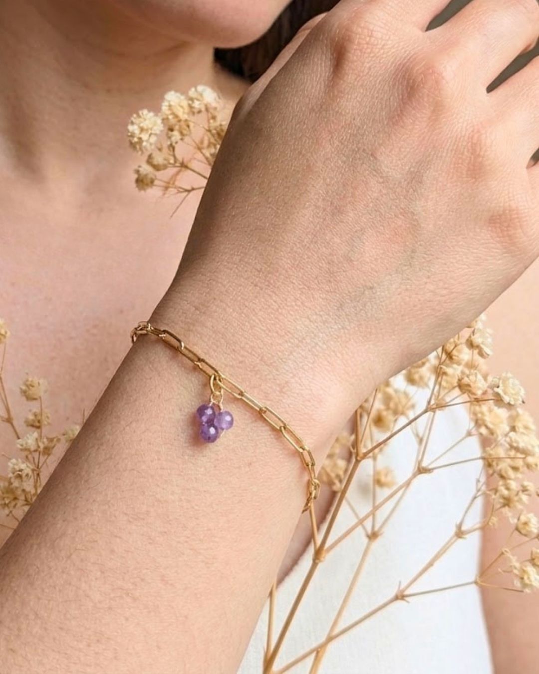 Bracelet Bertille — Chaîne Fine à Maillons et Grappe de Pierres Naturelles en Acier Inoxydable Doré
