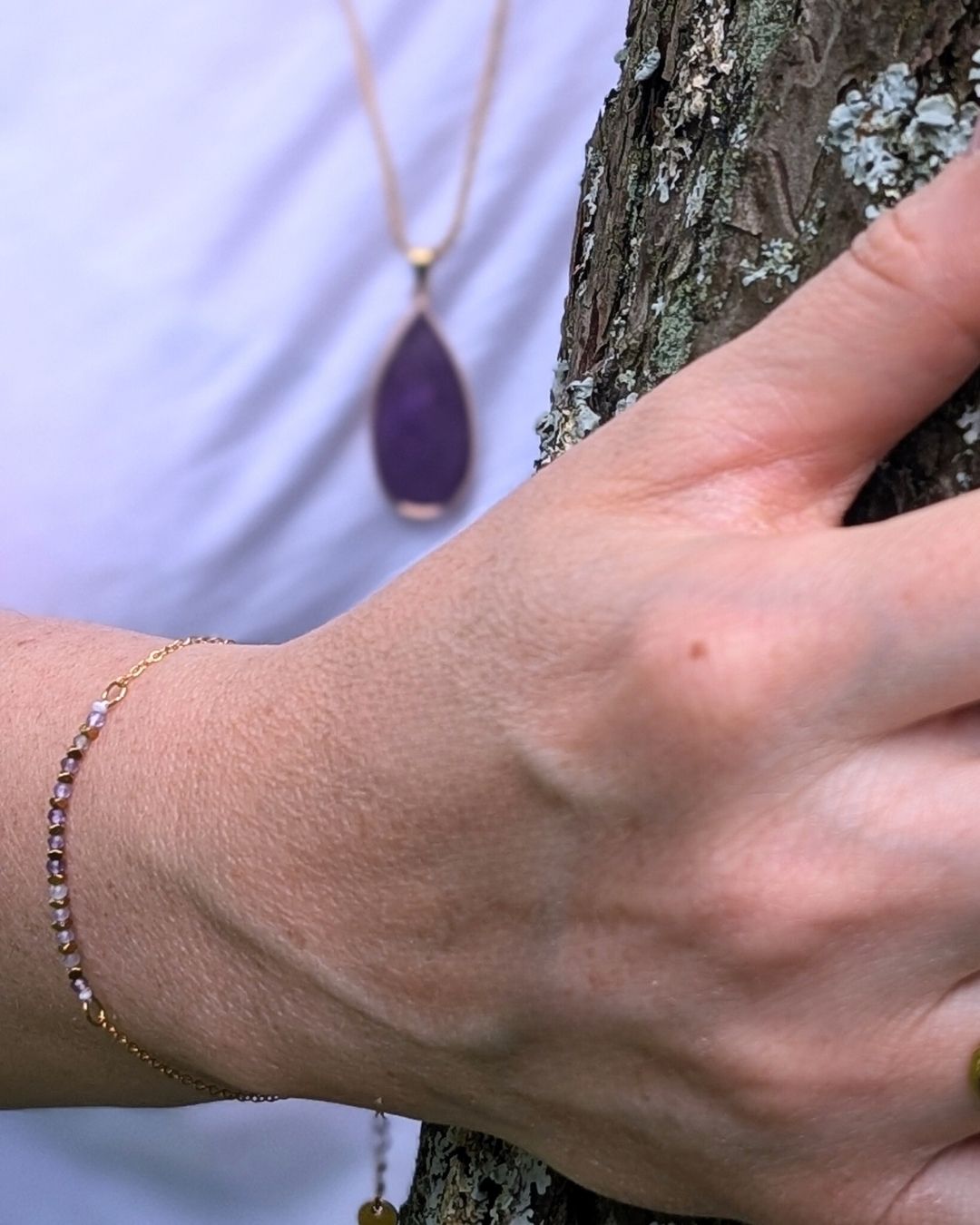 Bracelet Eline — Bracelet Fine Chaîne et Rang de Perles Minérales Facettées en Acier Inoxydable Doré