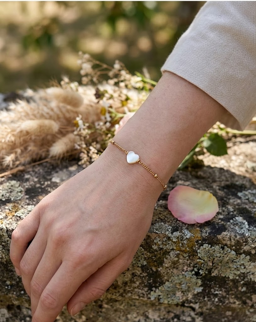 Bracelet Tahia — Chaîne Boules, Cœur Nacre & Acier Inoxydable