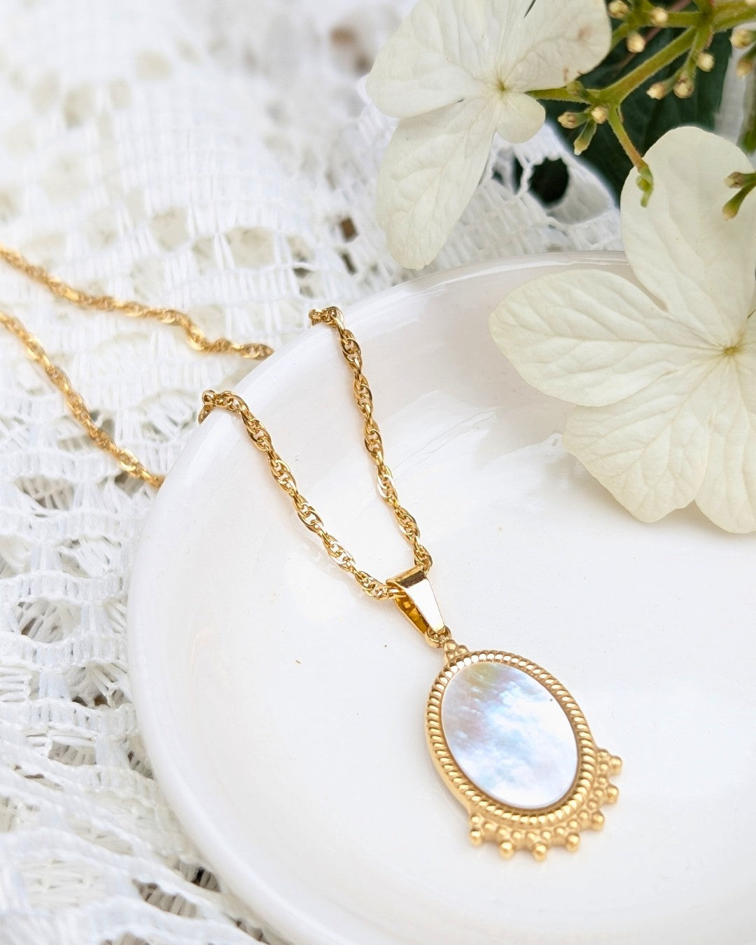 Collier Edna - Acier Inoxydable Doré & Pendentif Pierre Naturelle