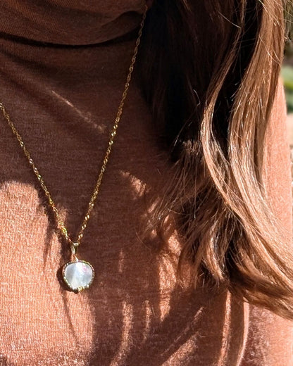Collier Cinderella — Nacre Blanche &amp; Acier Inoxydable Doré