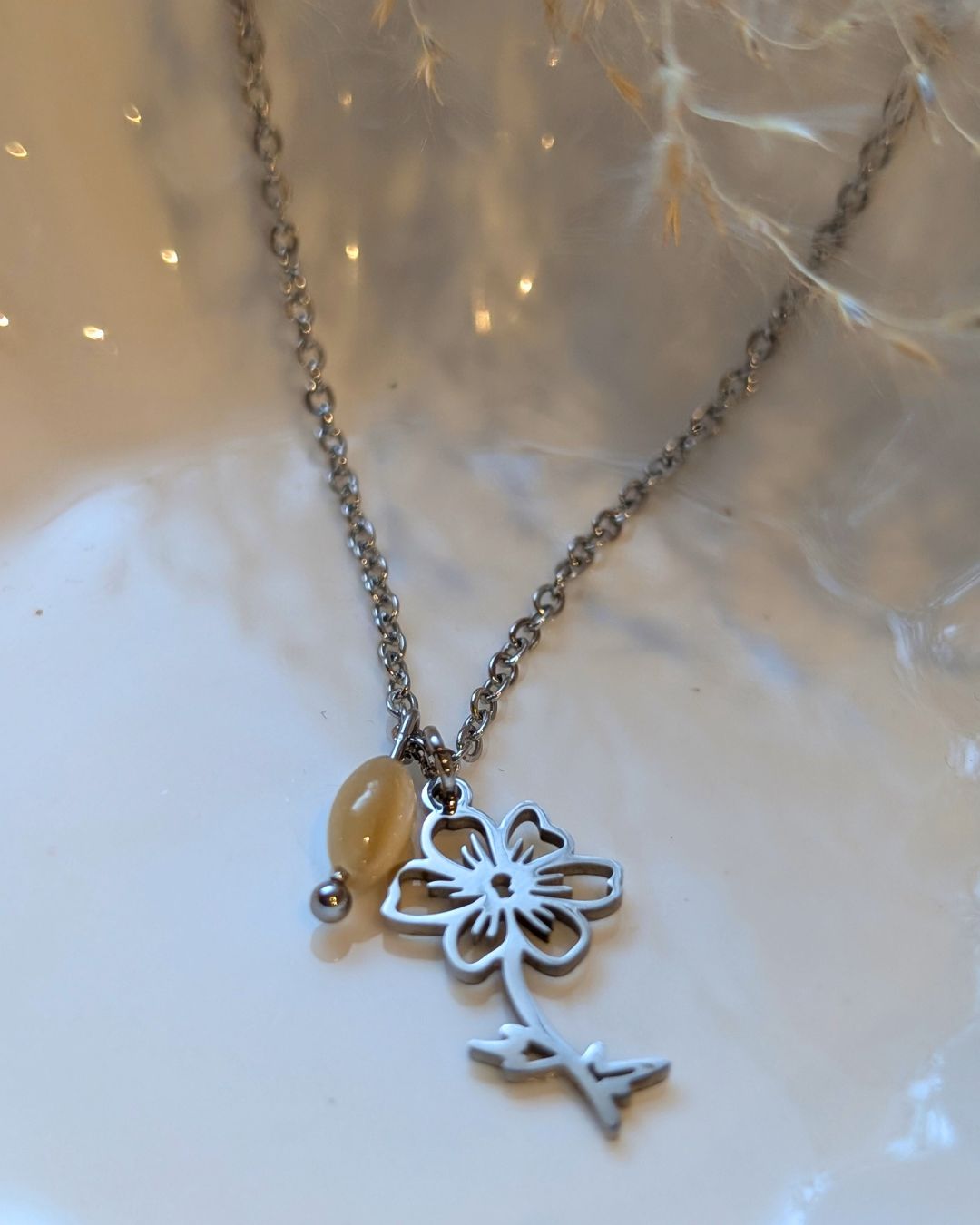Collier Fleur de Naissance Août (Coquelicot) — Acier Inoxydable