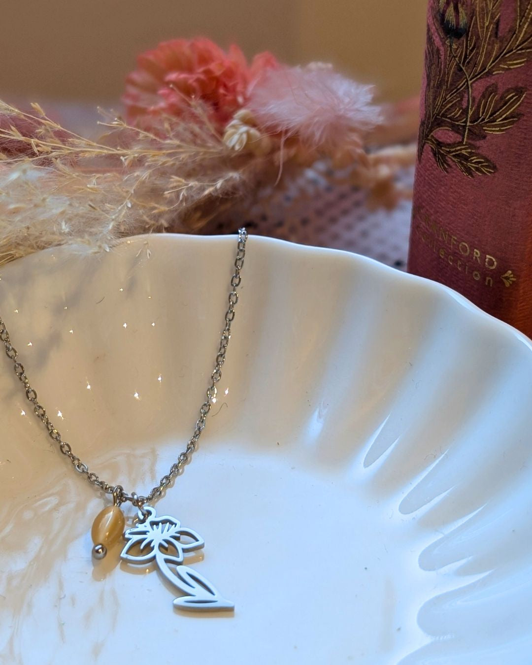Collier Fleur de Naissance Février (Violette) — Acier Inoxydable
