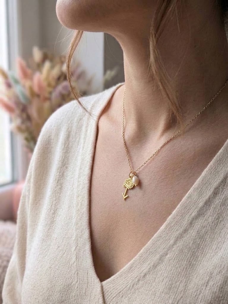Collier Fleur de Naissance Novembre (Chrysanthème) — Acier Inoxydable
