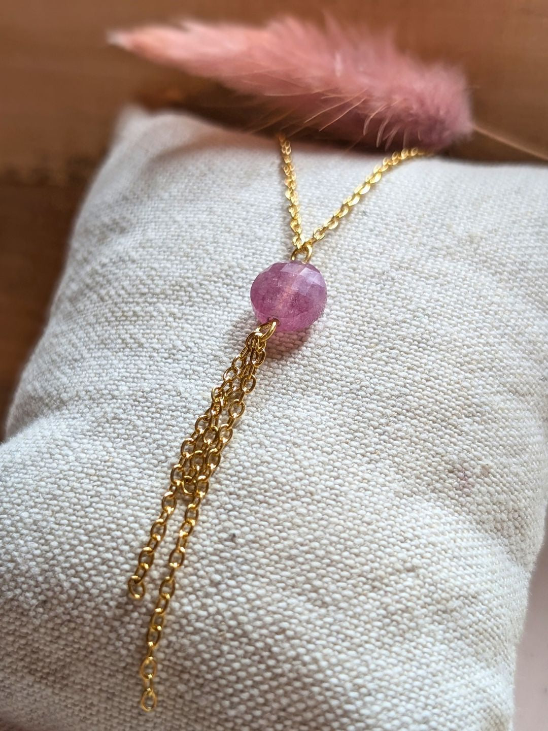 Collier Lison - Chaîne en acier inoxydable doré et tourmaline facettée