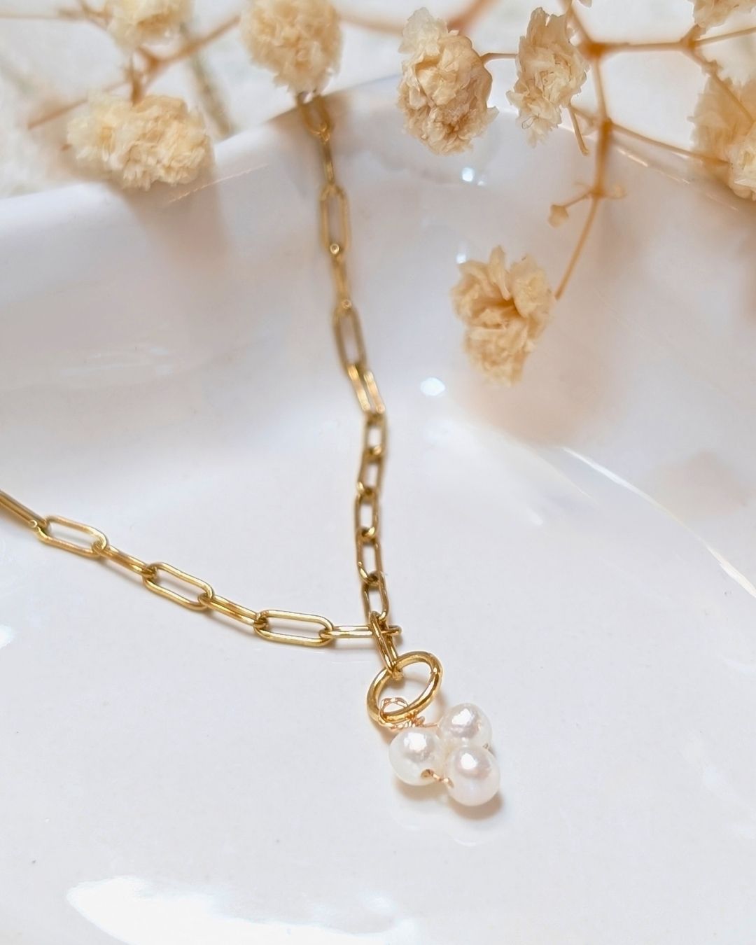 Collier Bertille — Chaîne Maillons & Grappe de Perles d'Eau Douce en Acier Inoxydable Doré