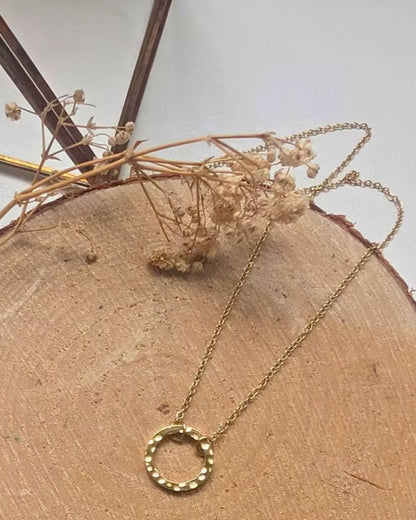 Collier Miranda — Anneau martelé en acier inoxydable