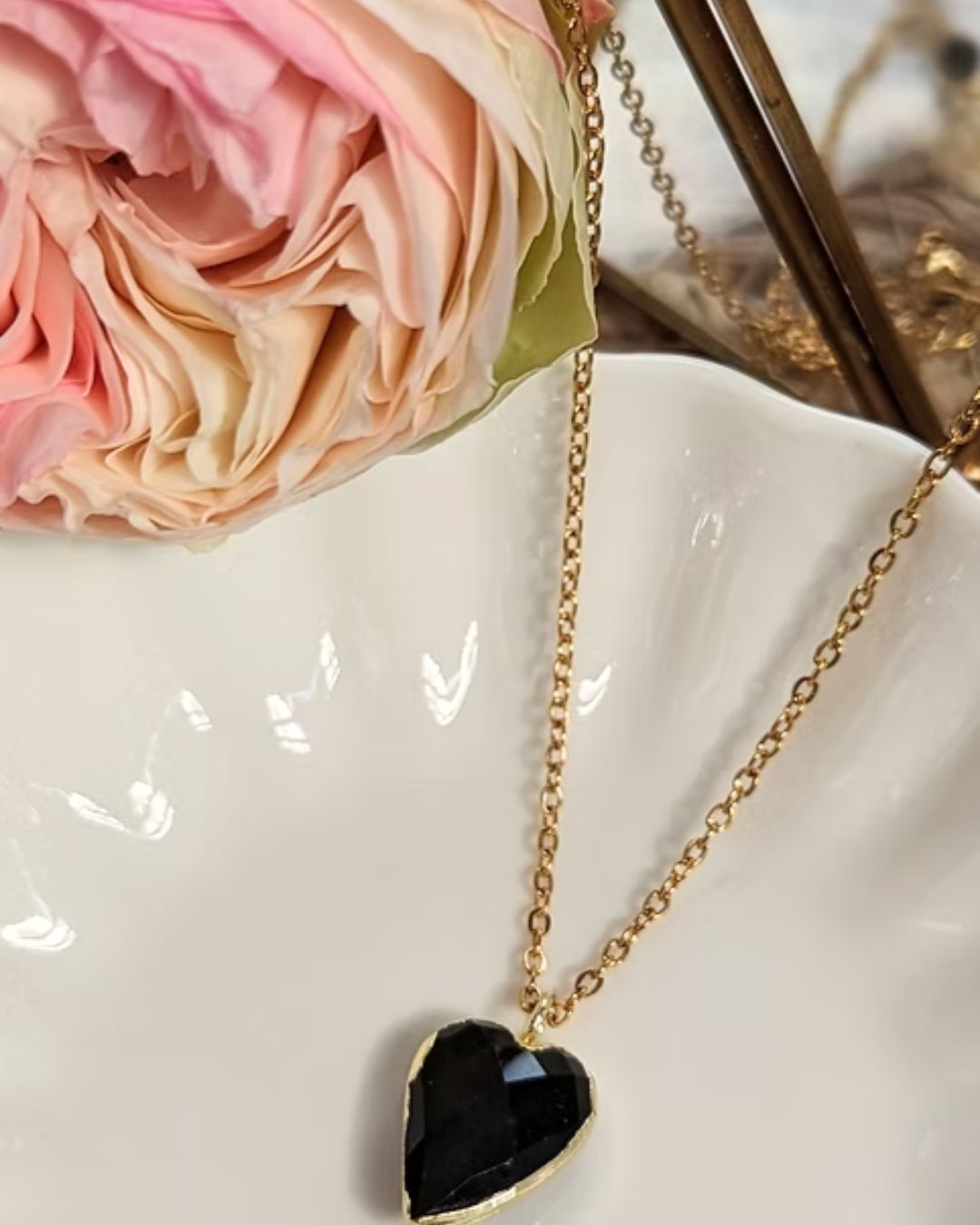 Collier Ina - Acier Inoxydable Doré & Pendentif Cœur Pierres Naturelles