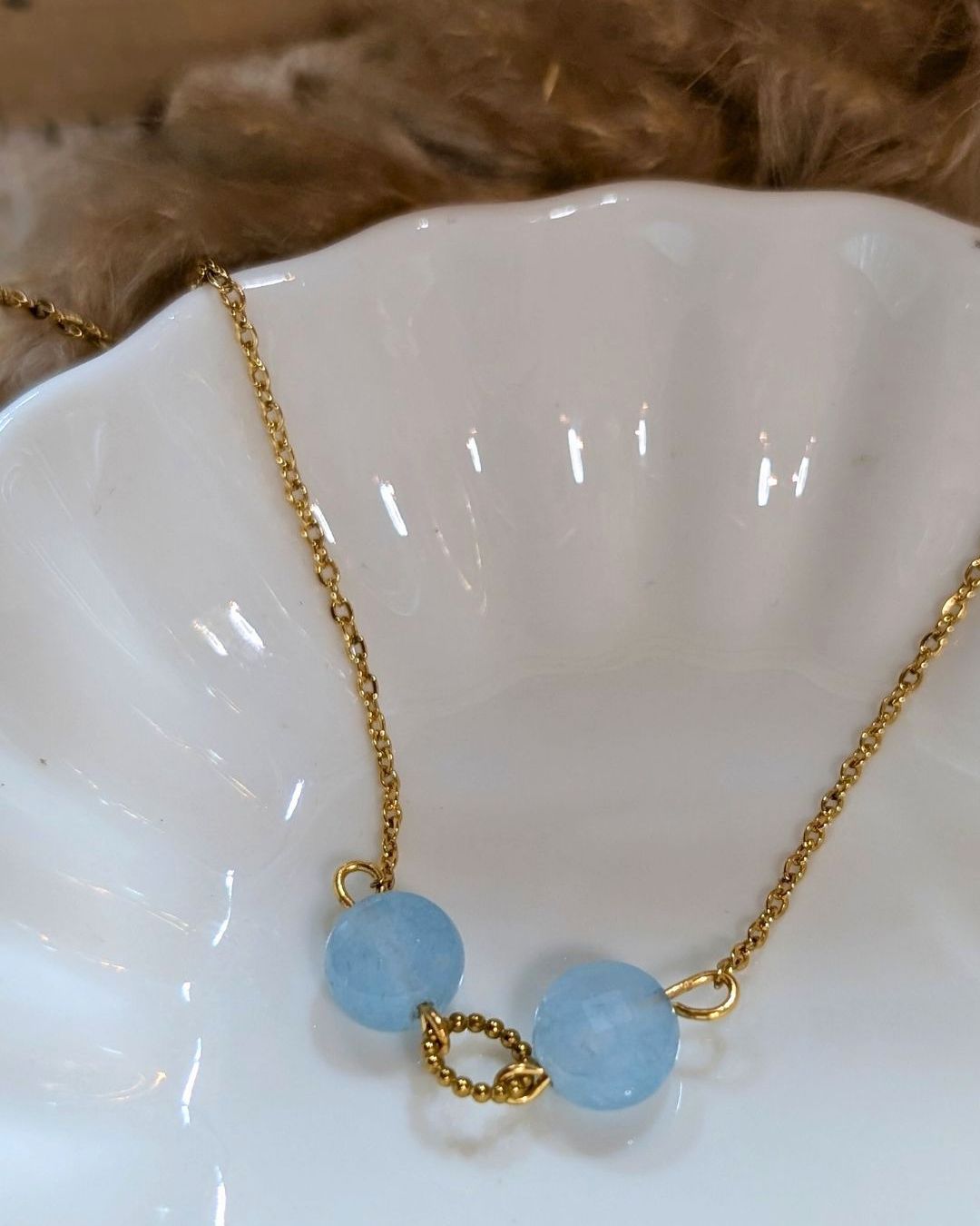 Collier Liselle - Chaîne en acier inoxydable doré et pierres naturelles