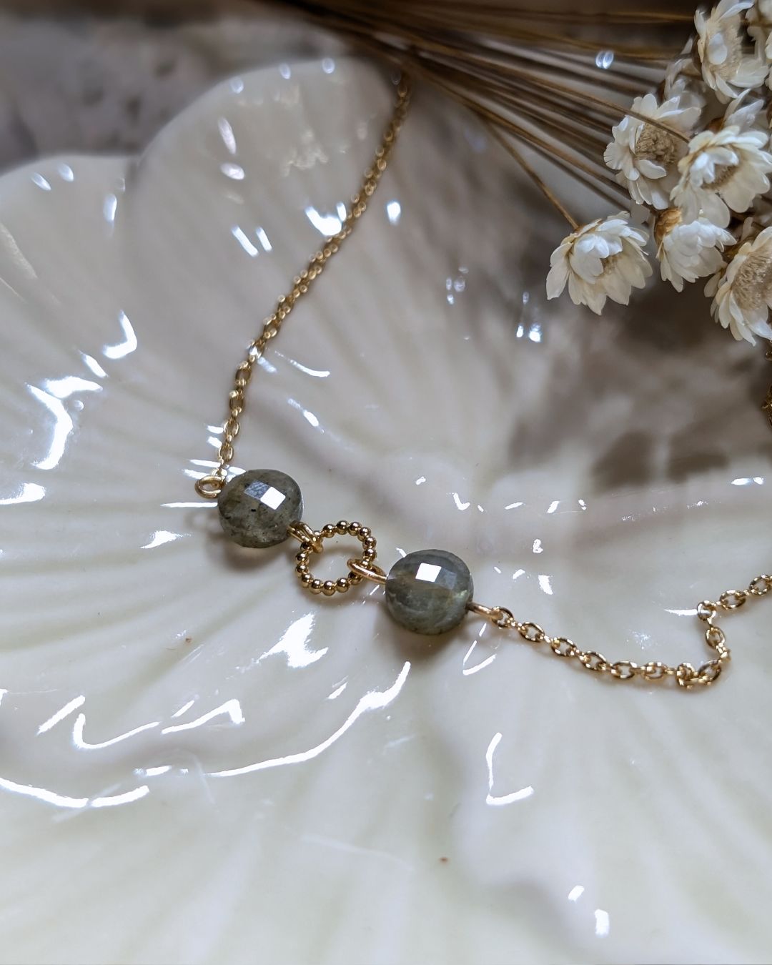 Collier Liselle - Chaîne en acier inoxydable doré et pierres naturelles