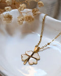 Collier Maeve — Pendentif Trèfle Nacre & Acier Inoxydable