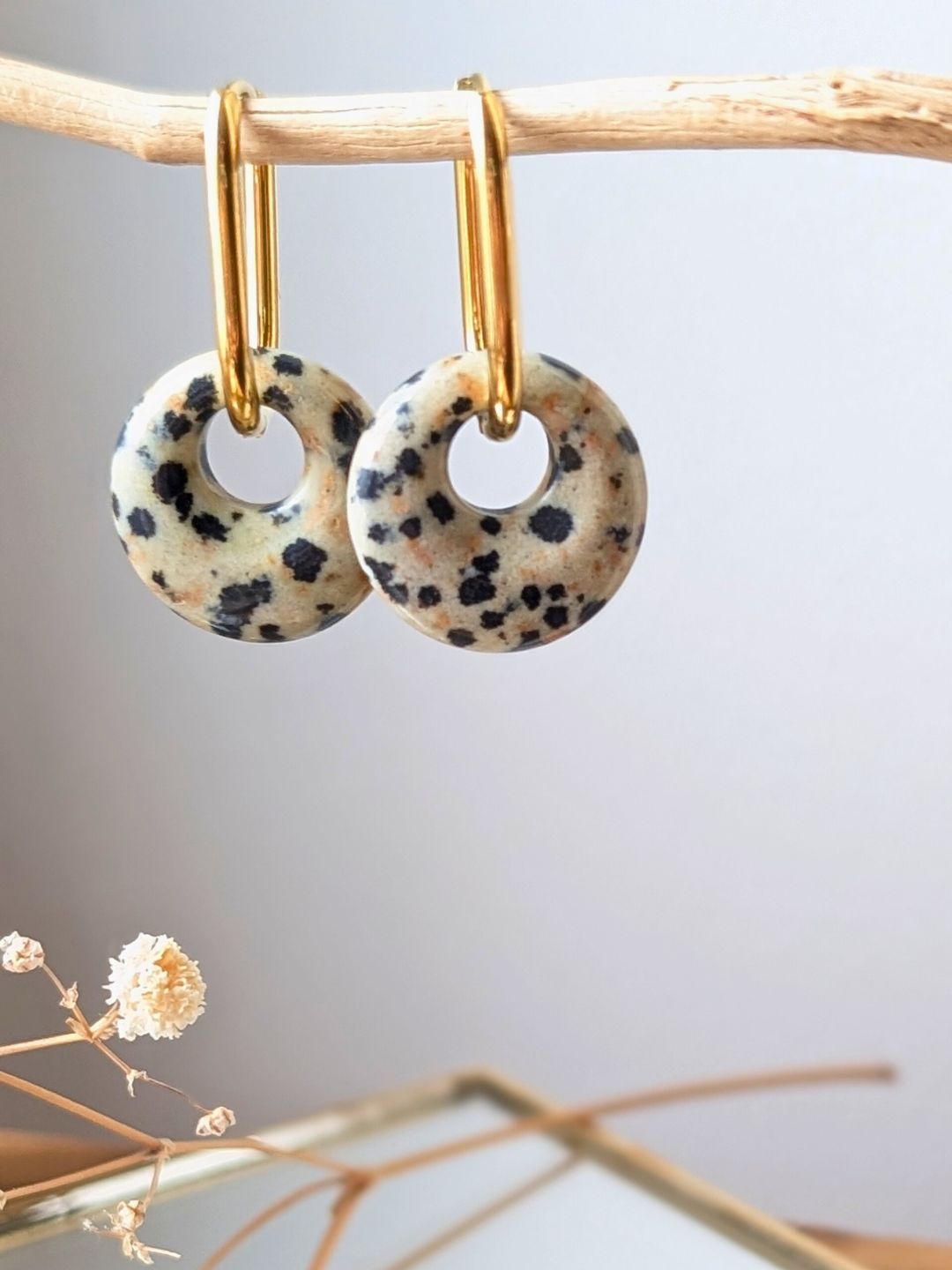 Créoles Billie — Boucles d'Oreilles Ovales en Acier Inoxydable et Donut en Pierre Naturelle