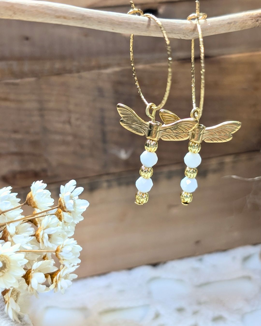 Créoles Freya — Pendentif Libellule & Perles Facettées en Acier Inoxydable
